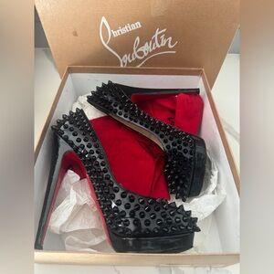 CHRISTIAN LOUBOUTIN SIZE 39